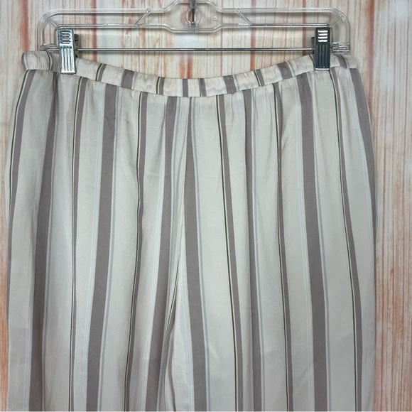 Grade & Gather Two Piece Striped Pajama Set (M/L) - Picture 14 of 16